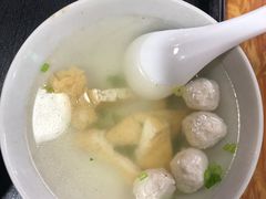 -松树干拌面店