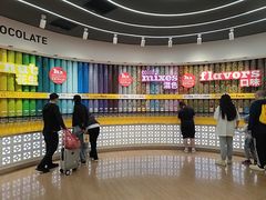 -m豆巧克力世界(上海世茂广场店)