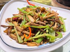 香芹三菌-本味焖罐源(天泽街店)