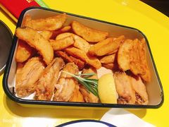 美式风味炸鸡翅配薯条-MIKAKU(万达广场上海宝山店)