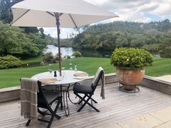 -Huka Lodge