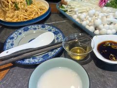 -大匠工房古船木艺术餐厅·猪肚鸡专门店(长白仙岛店)