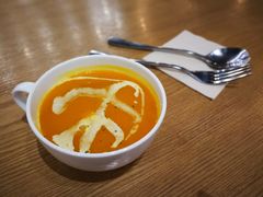 南瓜汤-HELLO 27 意面·沙拉·帕尼尼