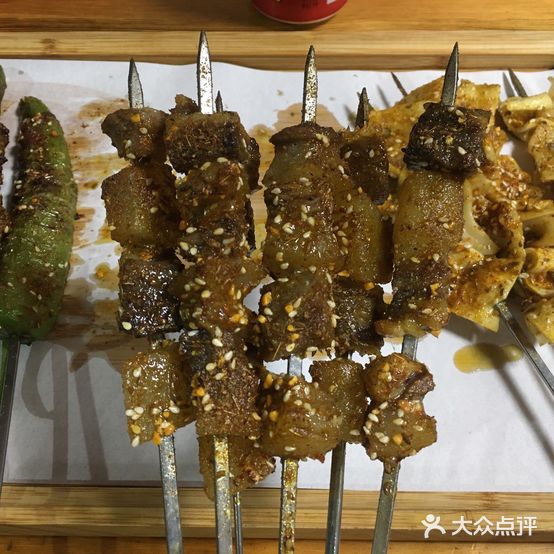 新起点·东北烧烤店