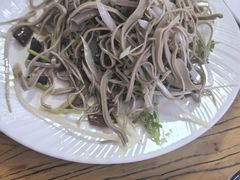 -溢心园香河肉饼总店