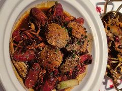 -肥肥虾庄·金牌油焖大虾(汉街SKP店)