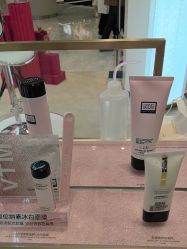 -奥伦纳素Erno Laszlo