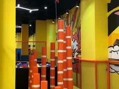-爱蹦iBOON蹦床运动馆(江汉店)