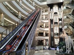 -红星美凯龙国际家居博览中心至尊mall停车场