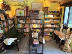 -邊城書店