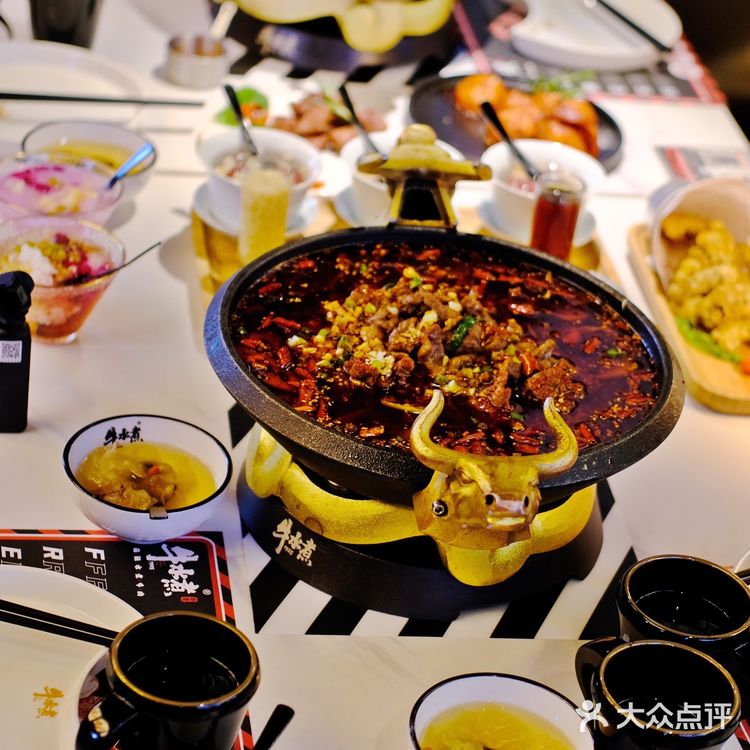 成都探店｜没吃过这家水煮牛肉，不算来过四川
