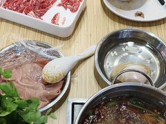 -杨老板·海鲜集市火锅·鲜切牛肉(中防万宝店)