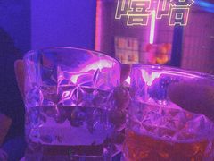 -UP嘻哈酒吧(粉巢店)