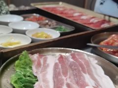 -围炉肉舍•炭烤活鳗•丹东海鲜烤肉(步行街店)