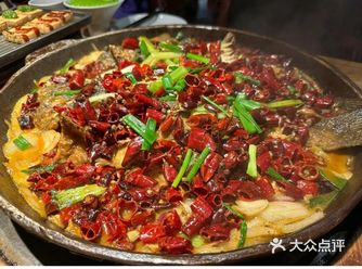 排队20分钟以上送凉菜1道，45分钟以上送热菜1道