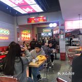 排队人很多，那一定是好吃的