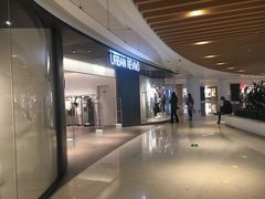 -URBAN REVIVO(高德置地广场·春广场店)