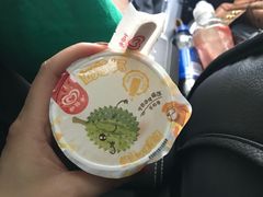-星巴克(上海虹桥新天地二店)