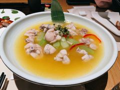 鲜花椒泡菜煮牛蛙-梧桐