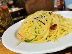 椒蒿土豆丝-胖老汉椒麻鸡清真新疆菜(西御街店)