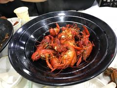 -虾弄弄海派小龙虾·牛羊蝎子火锅