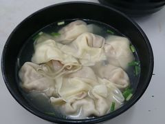 三鲜大馄饨-万寿斋(山阴路店)