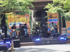 -瑞虹新天地月亮湾