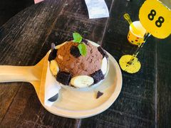 -莓园冰淇淋店