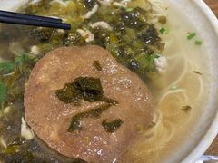 雪菜肉丝面-黄阿姨锅贴大王(万航渡路店)