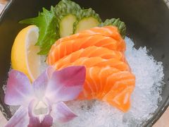 厚切三文鱼刺身-万岁料理回转寿司(华贸店)