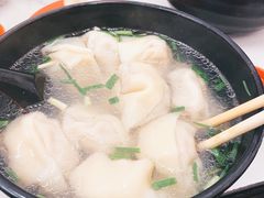 三鲜大馄饨-万寿斋(山阴路店)