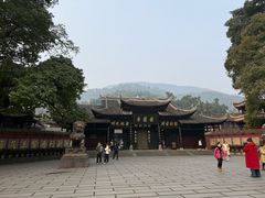 -峨眉山报国寺