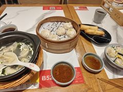 -馋三尺蟹粉小笼(人民广场店)