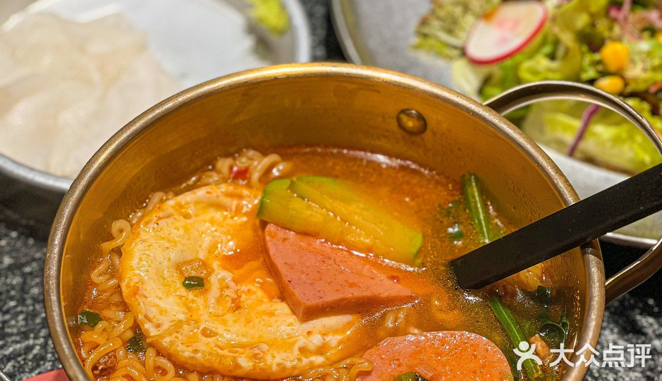 广州蚂蚁洞｜一秒穿越到韩剧的烤肉店！