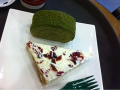 黑芝麻抹茶蛋卷和蔓越莓蛋糕-星巴克(天津五大道店)