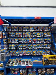 -逝水玩具折扣店