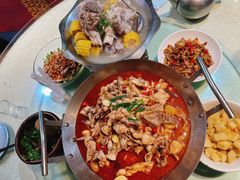 -昱龙大盆牛蛙馆(三兴街总店)