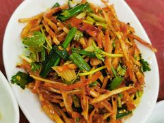 凉拌耳丝-大眼锅贴水饺(河东店)