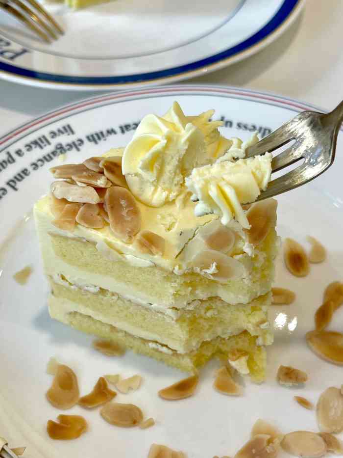 tobago甜宝阁甜品(甜品·蛋糕·咖啡中山公园店)-"[薄荷]环境:之前