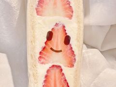 草莓三明治-Fruwich果明治(西单更新场店)