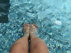 -涨巢·潮玩水疗局