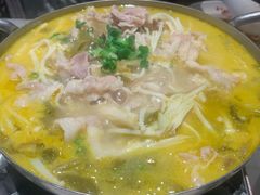 -渝是乎酸菜鱼·川渝小炒(新世界百货望京店)