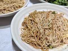 -肥肥虾庄·金牌油焖大虾(首义路店)