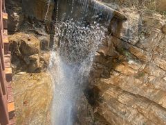 -大平台龙居瀑布旅游区