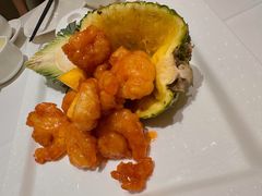 菠萝咕咾虾-茉里粤菜(皇姑万象汇店)