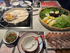 -尚尚仙·酸汤猪手·猪肚鸡火锅(华联万柳购物中心店)