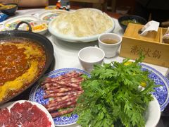 -沸炉重庆老火锅(军事博物馆店)