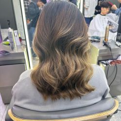 -藤野造型烫发染发