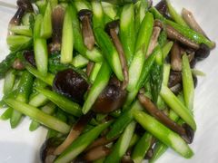 -海派美食·家宴海鲜青岛菜·石锅鲽鱼头(东方城店)