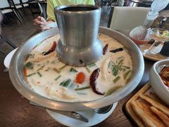 -Chom Cafe and Restaurant